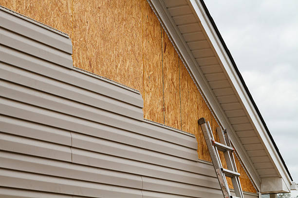 Professional Fiber Cement Siding technician working in Kinzers, PA
